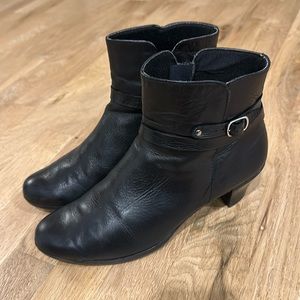 Munro Bootie 8.5